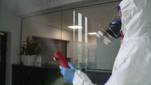2020-05-02 00:00:00 - Anticimex uit Roeselare ontsmet werkruimtes tegen coronavirus