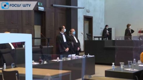 2021-04-26 00:00:00 - Moordverdachte Oekene: "Ik was razend"