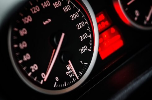 2019-09-05 00:00:00 - 56 voertuigen in beslag genomen bij illegale autohandelaar