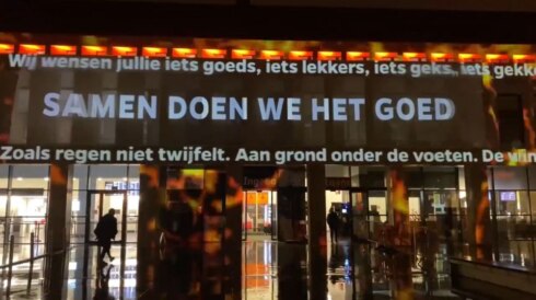 2020-12-22 00:00:00 - Warme boodschappen op gevel AZ Groeninge