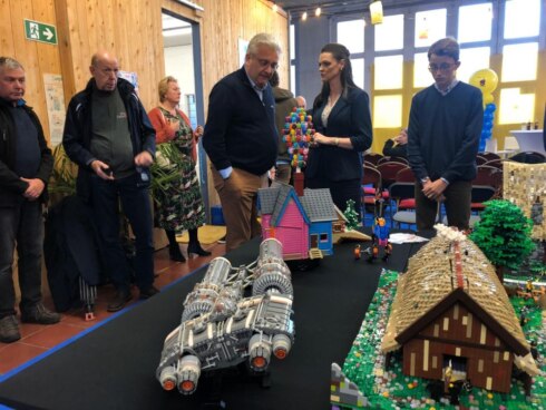 2019-11-30 00:00:00 - Prins Laurent opent Legotheek in Kortrijk