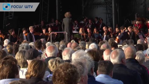 2022-07-10 00:00:00 - Klassiek concert op de zeedijk in Westende is een succes