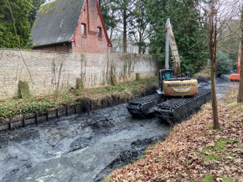 2022-01-24 00:00:00 - 3.000 kg vis verhuisd voor baggerwerken Kasteel Loppem