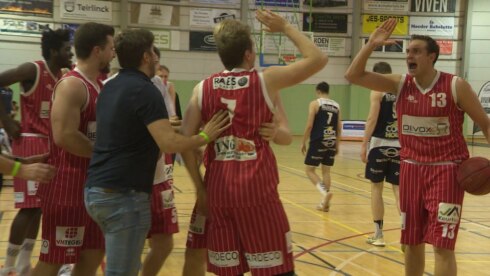 2021-11-07 00:00:00 - Oostkamp wint spannende derby tegen Sijsele