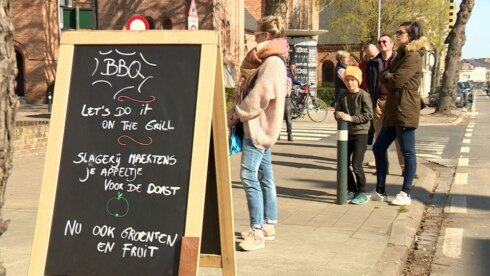 2020-04-04 00:00:00 - Barbecuetijd! Drukte van weleer bij slagers