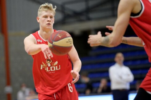 2021-05-29 00:00:00 - Oostende walst over Limburg United richting finale