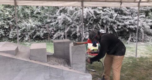 2019-05-17 00:00:00 - Beeldhouwen in het park