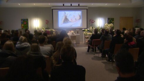 2019-12-27 00:00:00 - Afscheid van verongelukte Emilie (20)