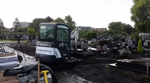 2016-10-20 00:00:00 - Ieperse begraafplaatsen krijgen graspaden