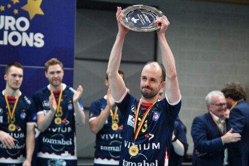 2022-05-08 00:00:00 - Knack Roeselare is voor de 13de keer kampioen na nieuwe 3-0 zege tegen Menen