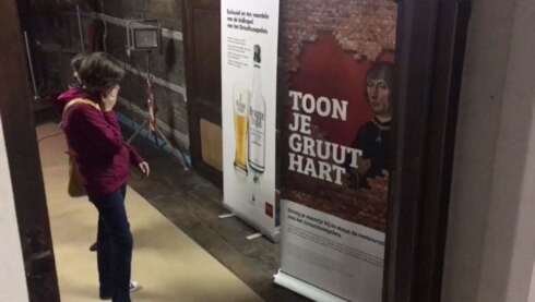 2016-10-20 00:00:00 - Brugs bier brengt geld op voor middeleeuws erfgoed