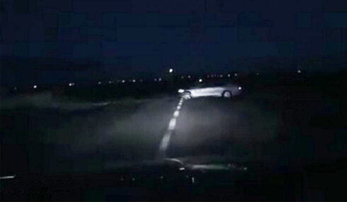 2019-06-17 00:00:00 - Roekeloze chauffeur maakt net geen brokken