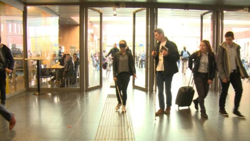 2016-10-14 00:00:00 - Blinden wijzen zienden op nut van belijning