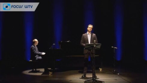 2020-11-26 00:00:00 - Muzikanten nemen miniconcertjes op in Concertgebouw