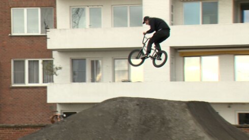 2019-04-03 00:00:00 - Braakliggend terrein wordt BMX piste