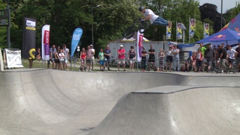 2019-06-30 00:00:00 - Spectaculaire BMX-stunts in skatebowl Kortrijk