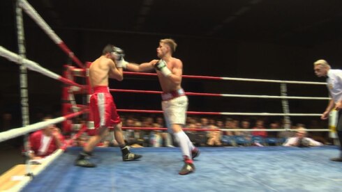 2016-11-02 00:00:00 - Steen en Ben Ali winnen hun kampen in Izegem