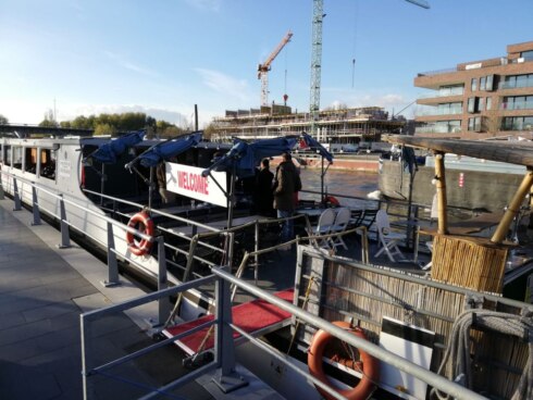 2019-11-19 00:00:00 - Uniek: met boot op de Leie naar De Warmste Week