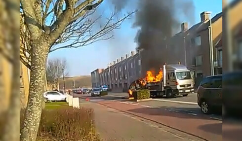 2018-02-22 00:00:00 - Voertuig op takelwagen volledig uitgebrand in Oostende