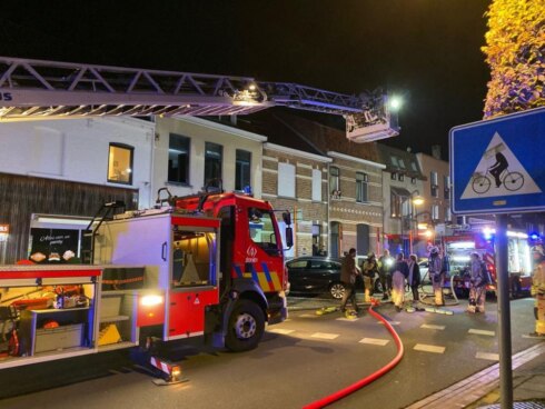 2019-11-18 00:00:00 - Brand boven chocoladewinkel aangestoken