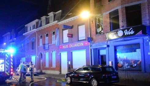 2021-08-05 00:00:00 - Frietpot vat vuur in pand Kortrijk, 10 bewoners geëvacueerd