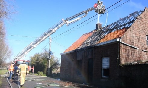 2023-02-08 00:00:00 - Uitslaande brand in Staden: man (86) loopt brandwonden op