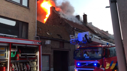 2019-04-12 00:00:00 - Zware brand verwoest dak in Gistel