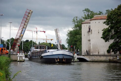 2016-12-06 00:00:00 - Vlaamse centen voor Brugse bruggen