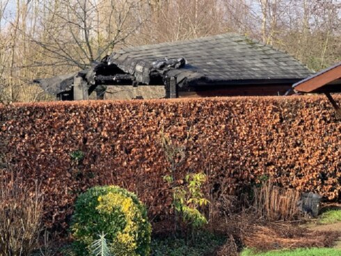 2019-02-03 00:00:00 - Brandstichting in carport en geparkeerde auto