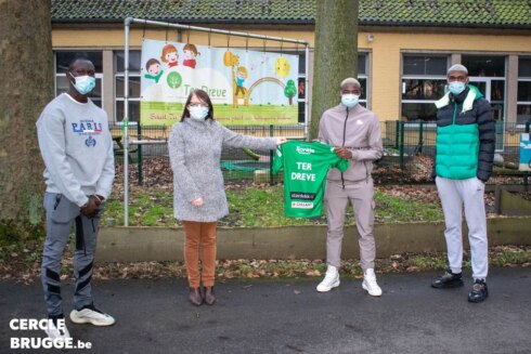 2021-01-07 00:00:00 - Beboete Cerclespelers bezoeken ex-COVID-patiënten