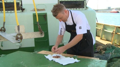 2018-08-17 00:00:00 - Chef kok daagt vissers uit in strijd tegen plastiek in zee