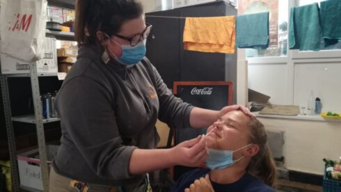 2021-07-12 00:00:00 - Coronatest of niet? Chiro Lendelede neemt geen risico en test al alle leiders