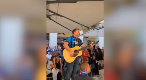 2022-10-12 00:00:00 - Centrum Madrid kleurt Blauw Zwart: Club Fans zijn er klaar voor