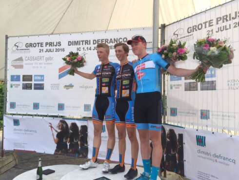 2016-07-21 00:00:00 - Ide Schelling wint GP Dimitri Defrancq