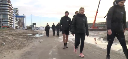 2020-12-18 00:00:00 - Coast Walkers stunten voor goed doel