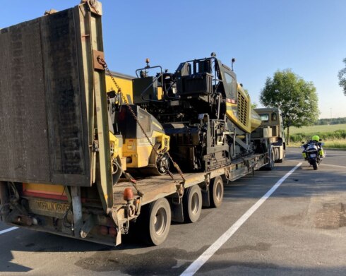 2023-06-20 00:00:00 - Politie controleert Uitzonderlijk Vervoer aan westkust