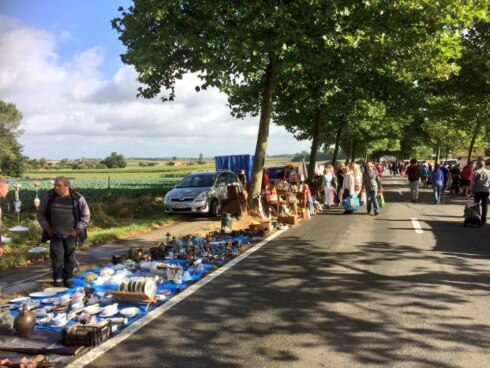 2016-09-04 00:00:00 - Rommelmarkt in Kemmel grootste van de Westhoek