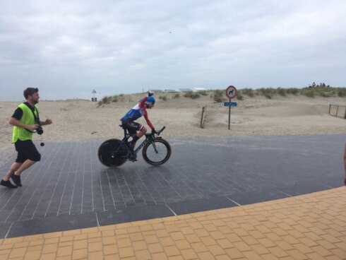 2016-09-06 00:00:00 - Van Vleuten wint proloog Lotto Belgium Tour
