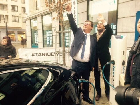 2016-12-10 00:00:00 - Kortrijk zet in op elektrische autolaadpalen