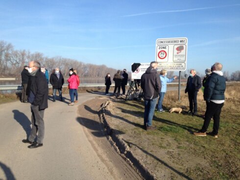 2021-02-27 00:00:00 - Protestactie tegen goedkeuring vergunning voor Top-Mix in Dudzele