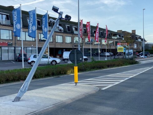 2019-10-26 00:00:00 - Vluchtmisdrijf na botsing met ANPR-camerapaal