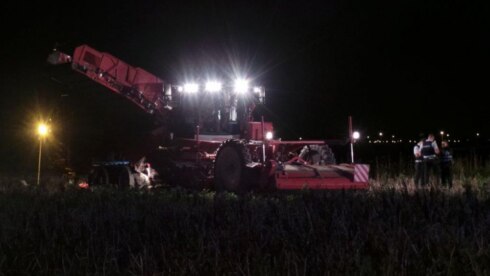 2016-09-26 00:00:00 - Landbouwer raakt klem in aardappelrooier