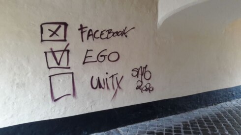 2020-01-22 00:00:00 - Smedenpoort alweer beklad met graffiti