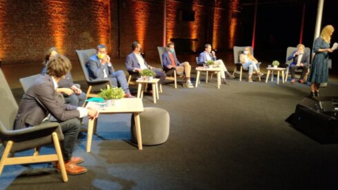 2021-04-27 00:00:00 - Politiek debat voor jongeren met zeven kopstukken in Roeselare