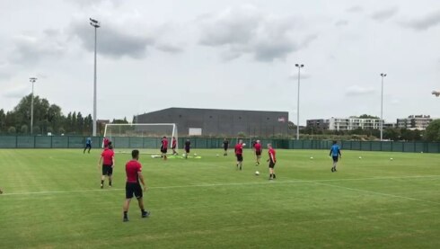 2019-07-19 00:00:00 - Zulte Waregem neemt Olivier Deschacht op proef