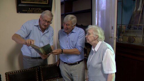 2018-08-01 00:00:00 - Eeuwenoude kloosterdocumenten verhuisd