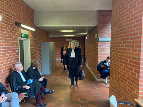 2020-02-28 00:00:00 - Moeder die zoontje te veel pijnstillers toediende, blijft in cel