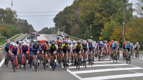 2020-10-20 00:00:00 - Wiebes wint Driedaagse Brugge-De Panne na diskwalificatie D'hoore