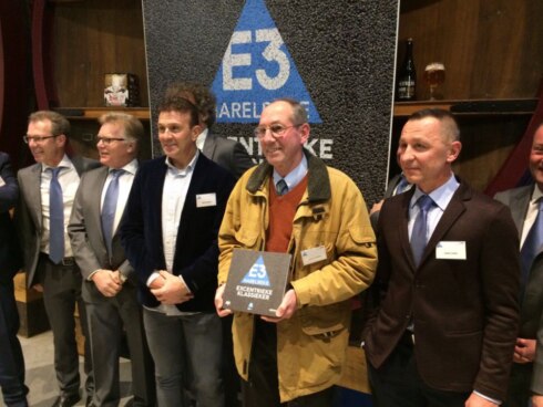 2016-12-16 00:00:00 - E3 Harelbeke viert 60ste verjaardag met boek