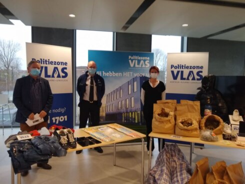 2021-01-06 00:00:00 - Cocaïne, cash en cannabis: 12 dealers aangehouden in twee grote drugsdossiers